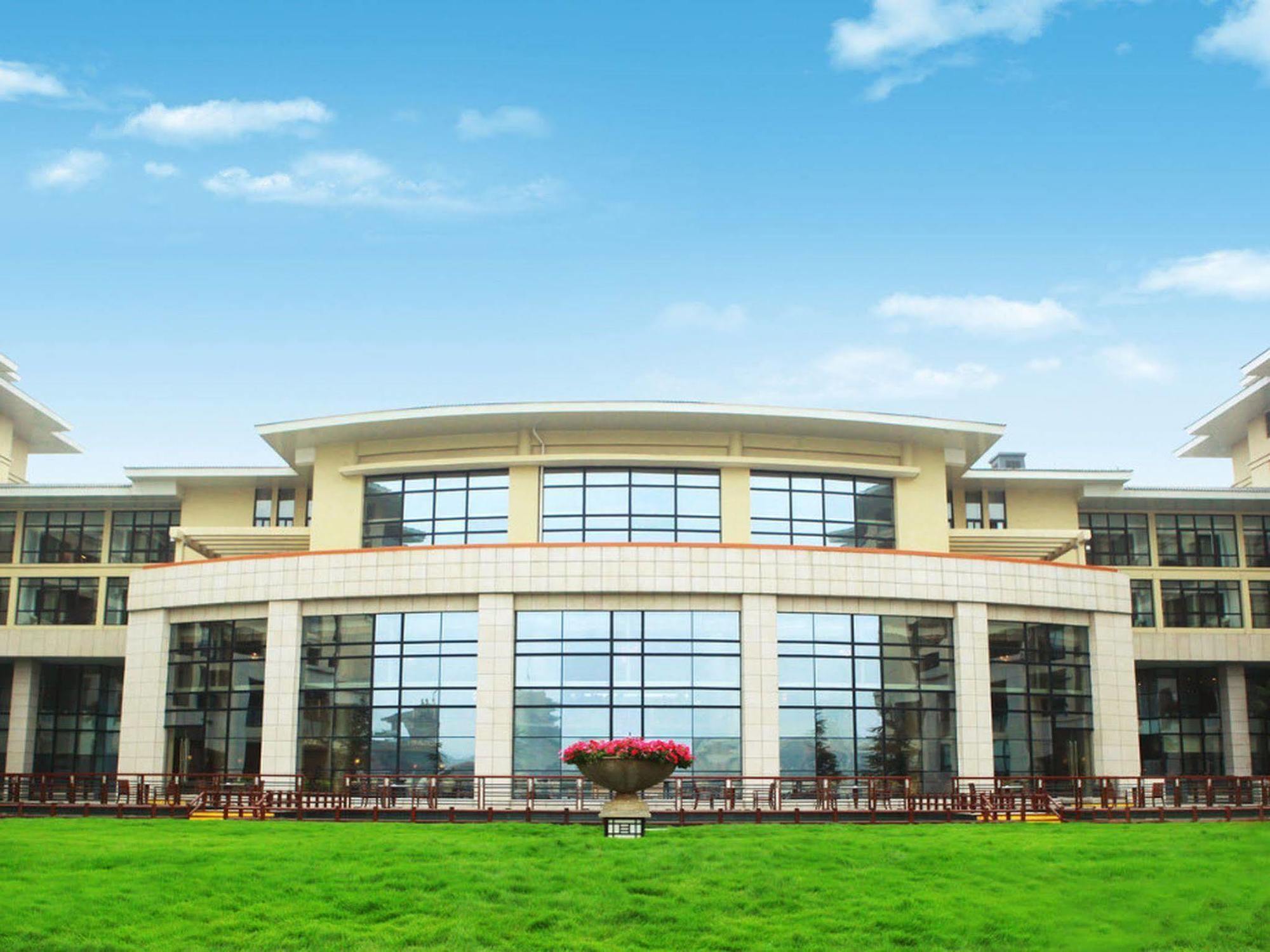 New Century Grand Hotel Kaifeng Exteriör bild