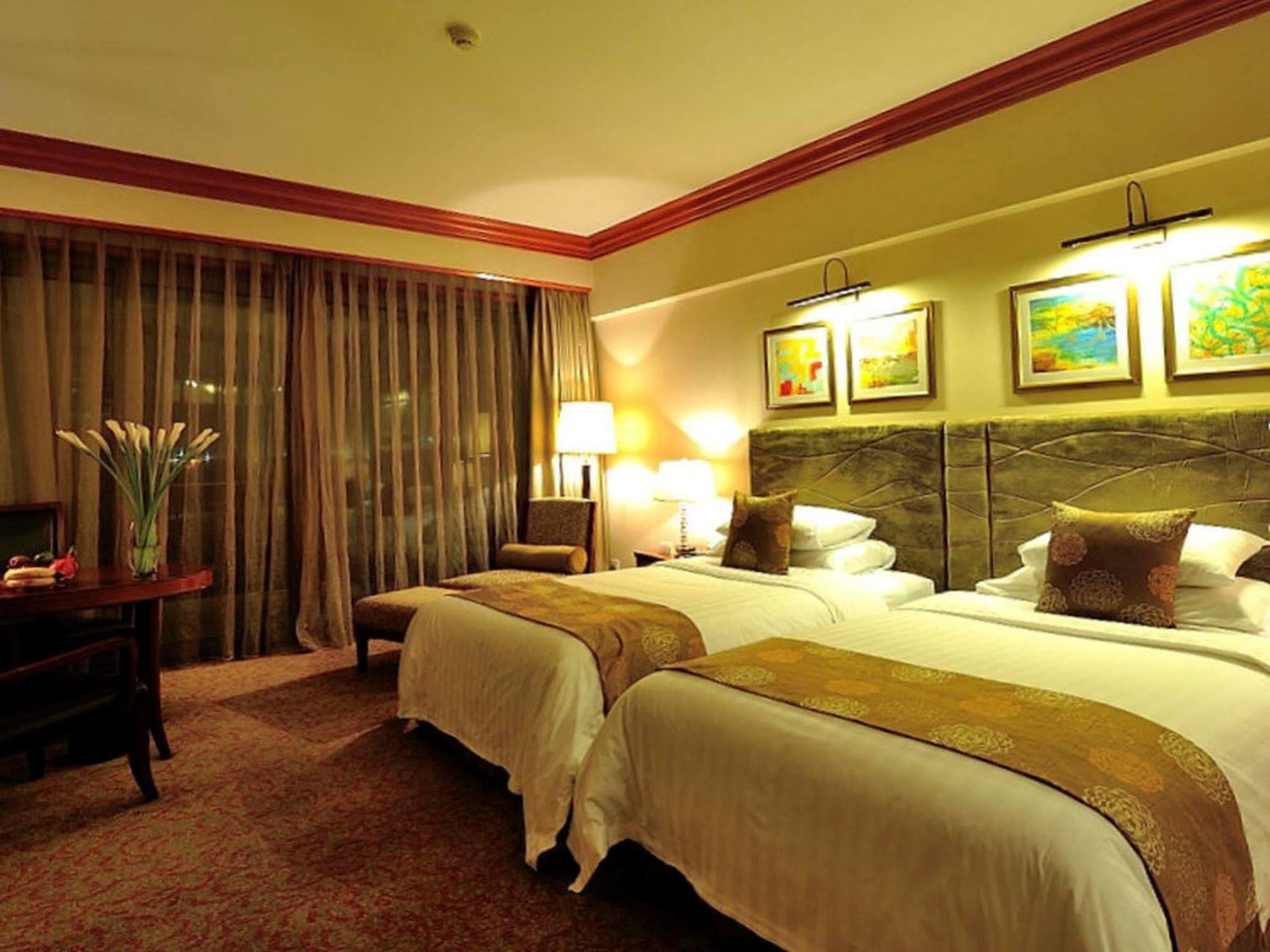 New Century Grand Hotel Kaifeng Exteriör bild